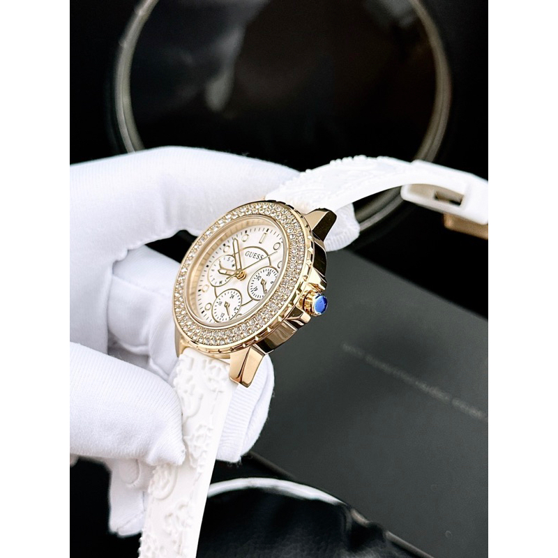 Đồng hồ nữ GUES GW0411L1 mặt tròn dây silicon trắng siz 34mm