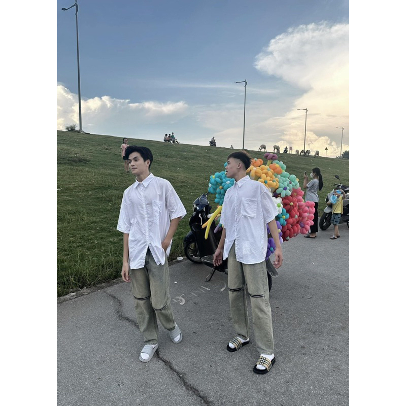 Quần jeans ống suông kéo khoá gối