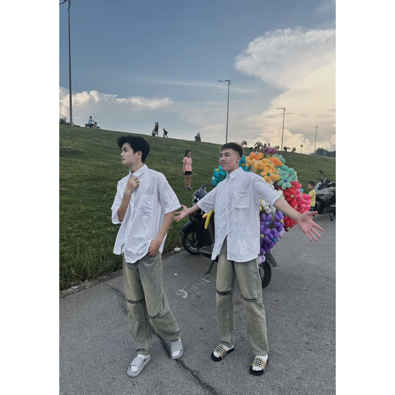 Quần jeans ống suông kéo khoá gối