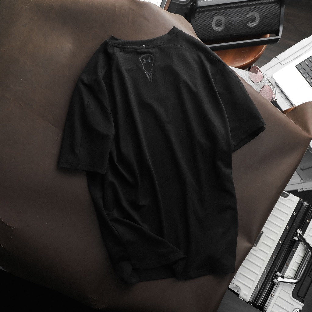 Áo thun nam tập thể thao UNDER MEN TRAINING FLEECE 3LOGO, sợi vải đan xen thông thoáng, siêu mát, đàn hồi tốt