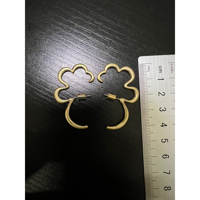 Bông tai kim loại độc đáo