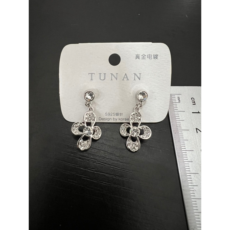 Bông tai kim loại nhiều mẫu