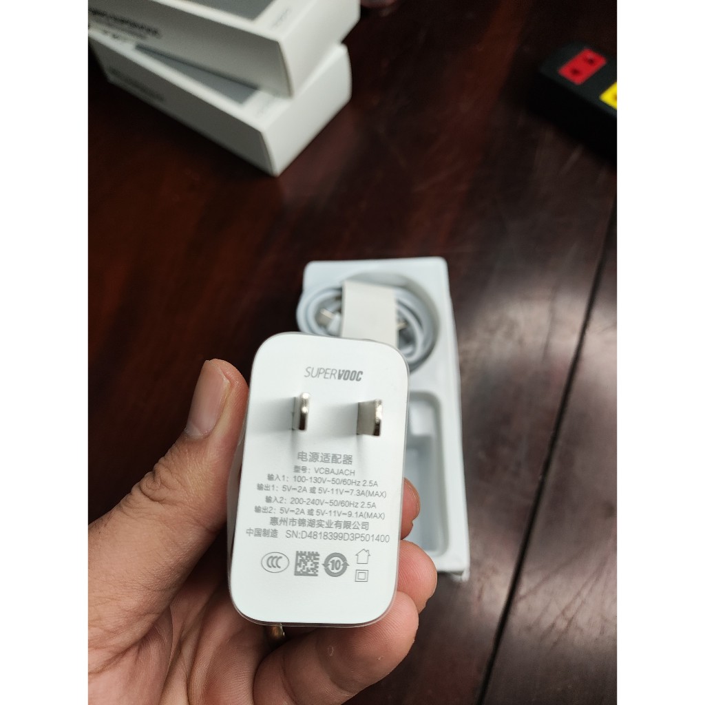 Sạc Oppo siêu nhanh SuperVooc 100W