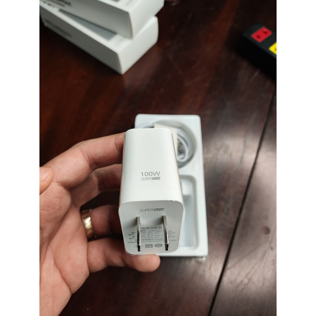Sạc Oppo siêu nhanh SuperVooc 100W