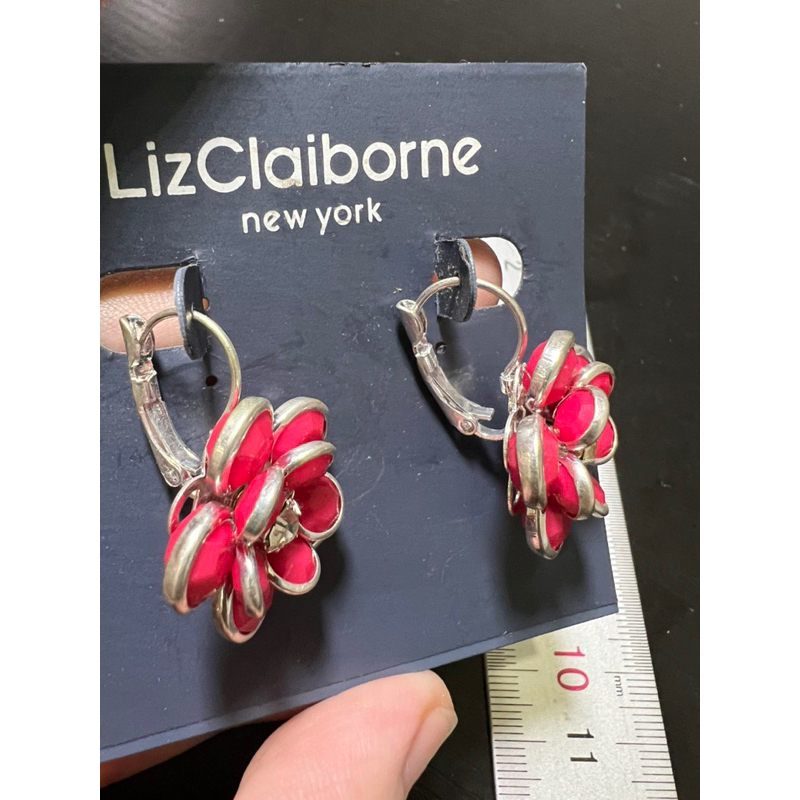 Bông tai nhiều kiểu