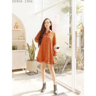 Đầm sơ mi caro phom suông viền bèo