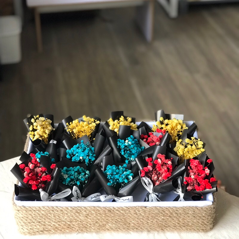Bó hoa khô mini hoa baby size 10 trang trí bánh kem bỏ hộp quà tặng by Mihalen