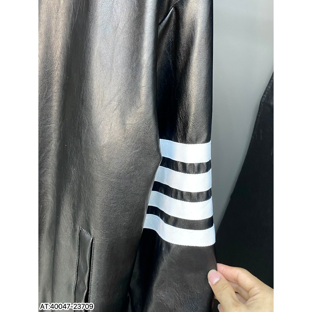 Áo khoác Bomber da thome browne 2 lớp ,chất da cao cấp phối tay thêu sọc cá tính