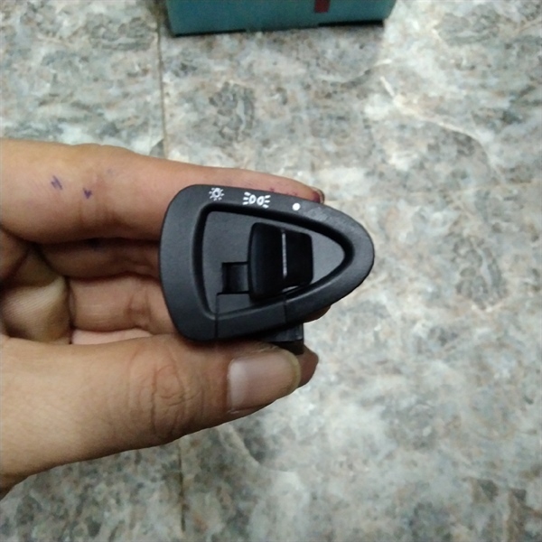 Công tắc mở đèn xe honda air blade 125 ( 2016-2019) ( 35150K66V01 )