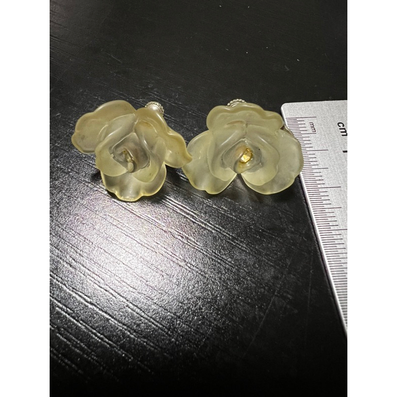 Bông tai hoa bằng nhựa, kẹp, nhiều mẫu