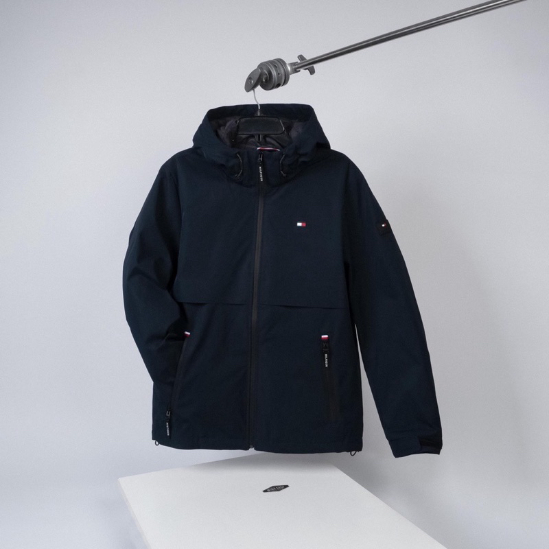 Áo khoác Tomy dư sịn mũ liền