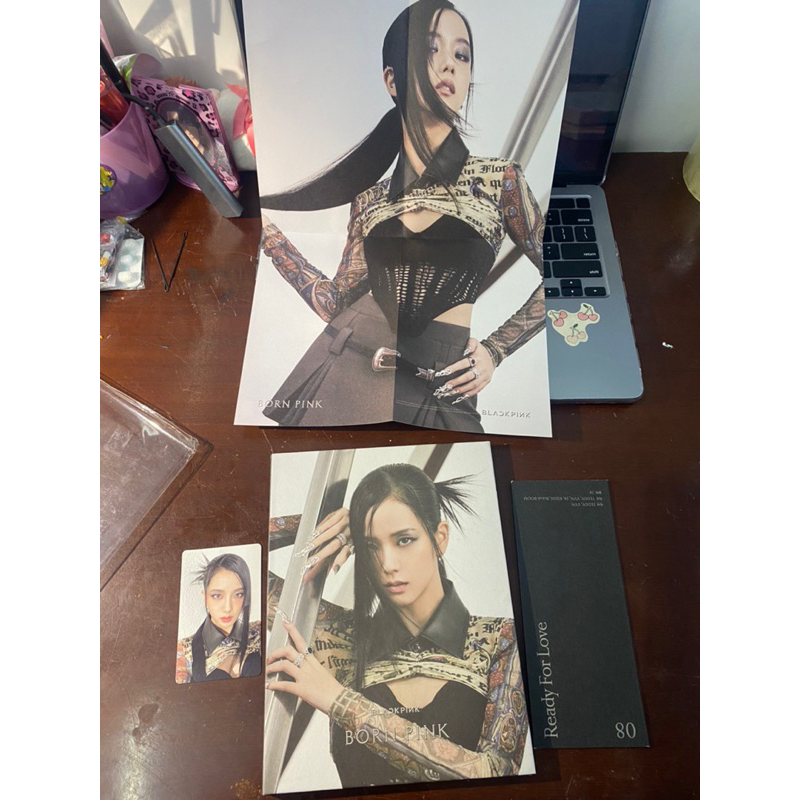 Album born pink rỗng, đủ đồ