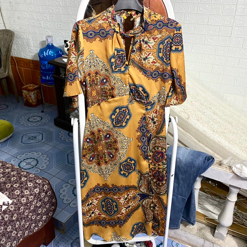 Váy Vàng hoạ tiết