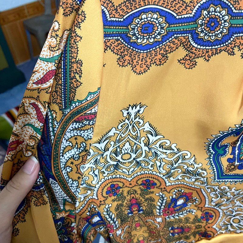 Váy Vàng hoạ tiết