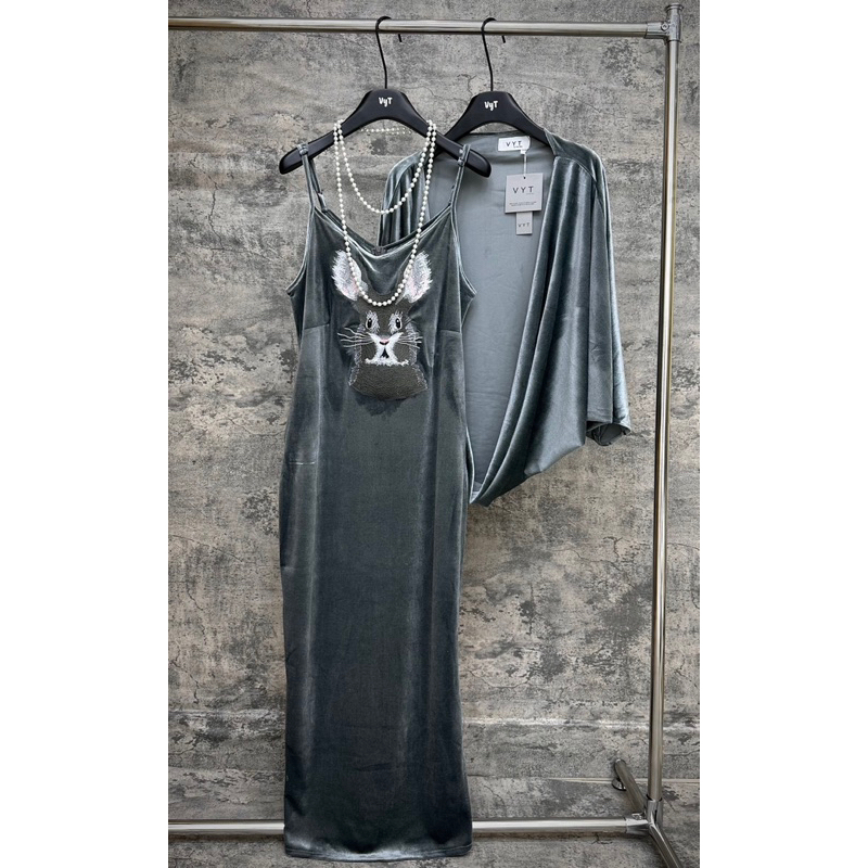 Set váy nhung thêu thỏ ngực