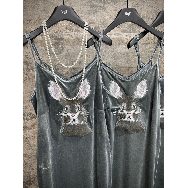 Set váy nhung thêu thỏ ngực