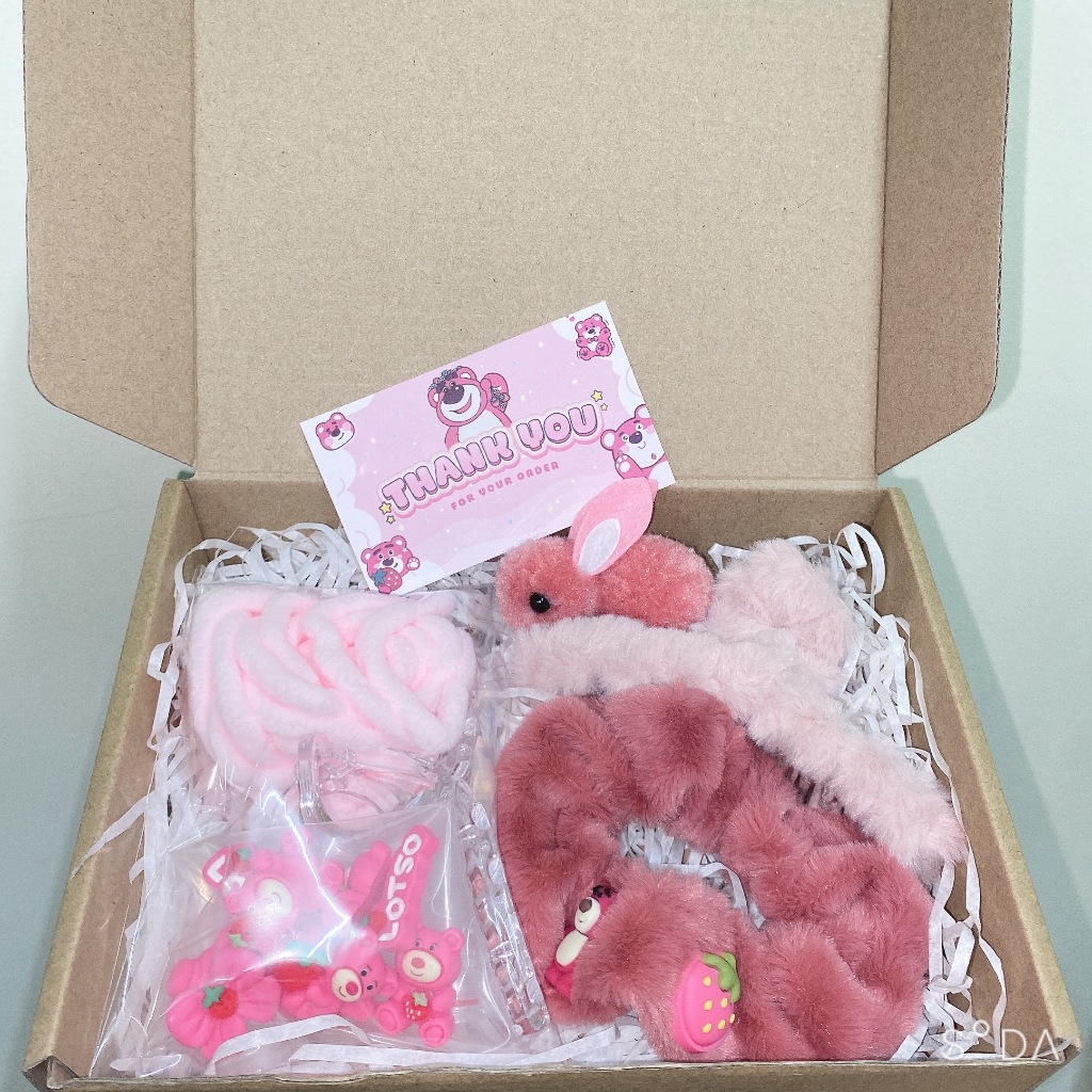 Gift box, hộp quà tặng 4 món gồm kẹp tự làm, kẹp lông, kẹp thỏ, cột tóc gấu dâu