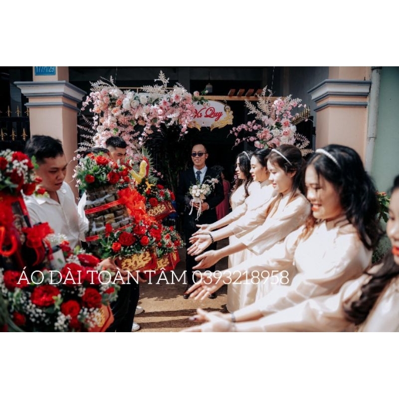 Cho thuê áo dài bưng quả 90k/bộ