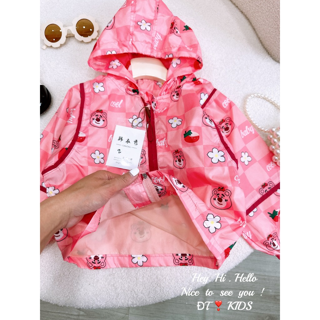 Áo khoác cho bé, áo gió bé gái họa tiết gấu dâu hottrend mùa thu đông 2023