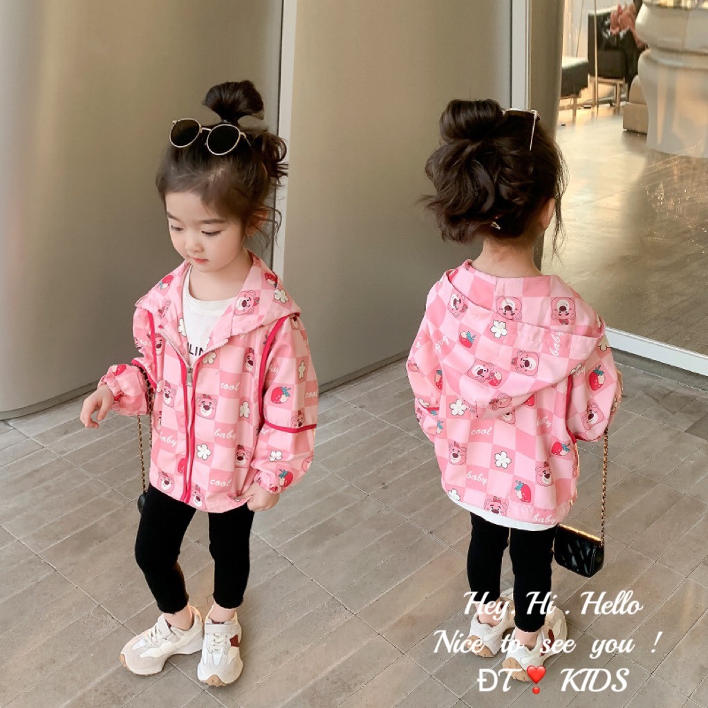 Áo khoác cho bé, áo gió bé gái họa tiết gấu dâu hottrend mùa thu đông 2023