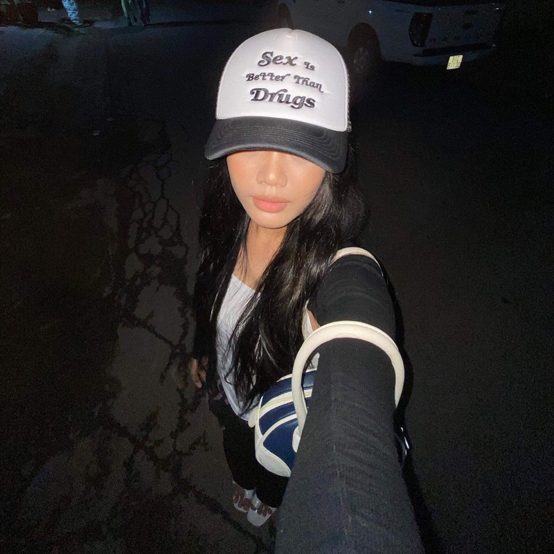 "SEX IS BETTER THAN DRUGS" - Mũ trucker