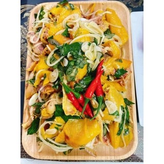 Khay nửa con Gà Ủ Muối Hoa Tiêu