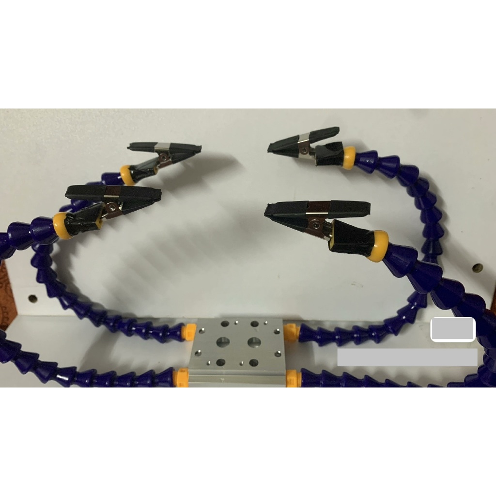 Bàn Kẹp Hàn đa năng 4 Chân Hợp kim nhôm hàng không siêu chắc chuyên hàn jack, dây, cáp, đầu nối, sửa chữa mạch điện tử.