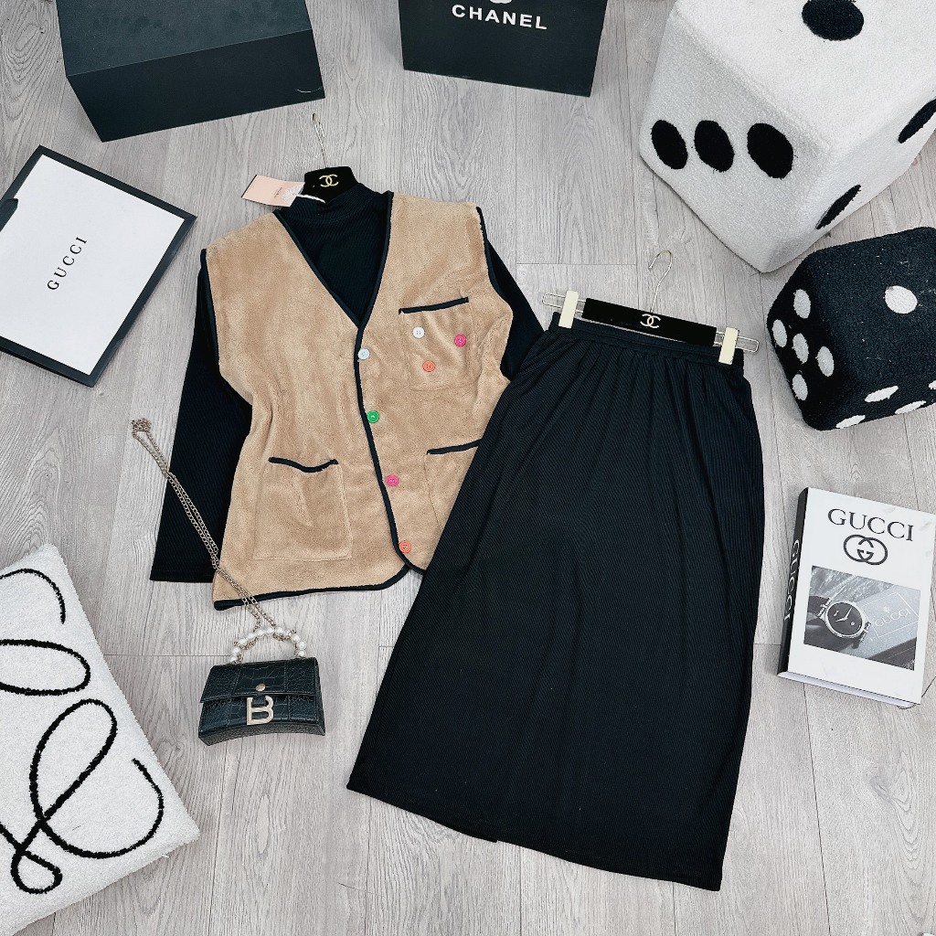 Set Bộ Đồ Nữ 3 Món Áo Body Đen Dài Tay Kèm Gile Lông 2 Mặt Nâu Cúc Màu Mix Chân Váy Dáng Dài Freesize