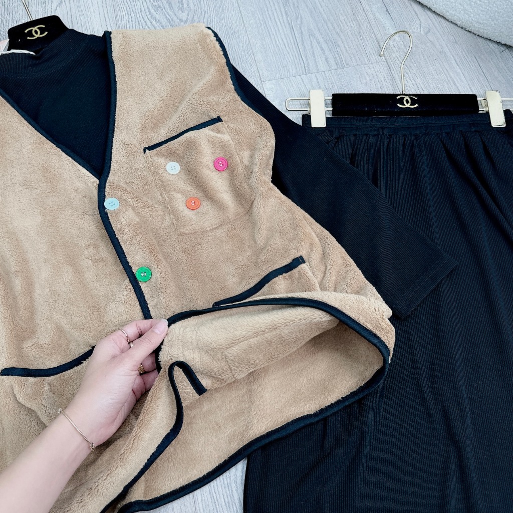 Set Bộ Đồ Nữ 3 Món Áo Body Đen Dài Tay Kèm Gile Lông 2 Mặt Nâu Cúc Màu Mix Chân Váy Dáng Dài Freesize