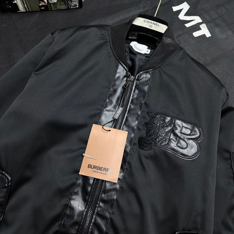 Áo khoác bomber gió nam nữ BBR thêu logo chữ B ngựa da ngực mix bụng nắp da phối túi khoá tay AK54P