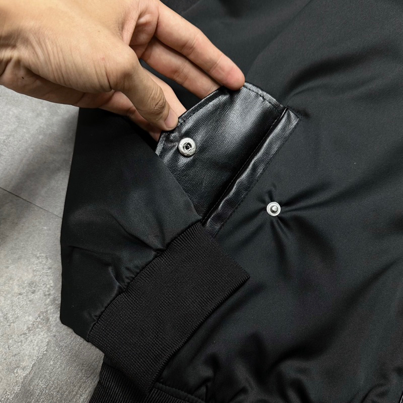 Áo khoác bomber gió nam nữ BBR thêu logo chữ B ngựa da ngực mix bụng nắp da phối túi khoá tay AK54P