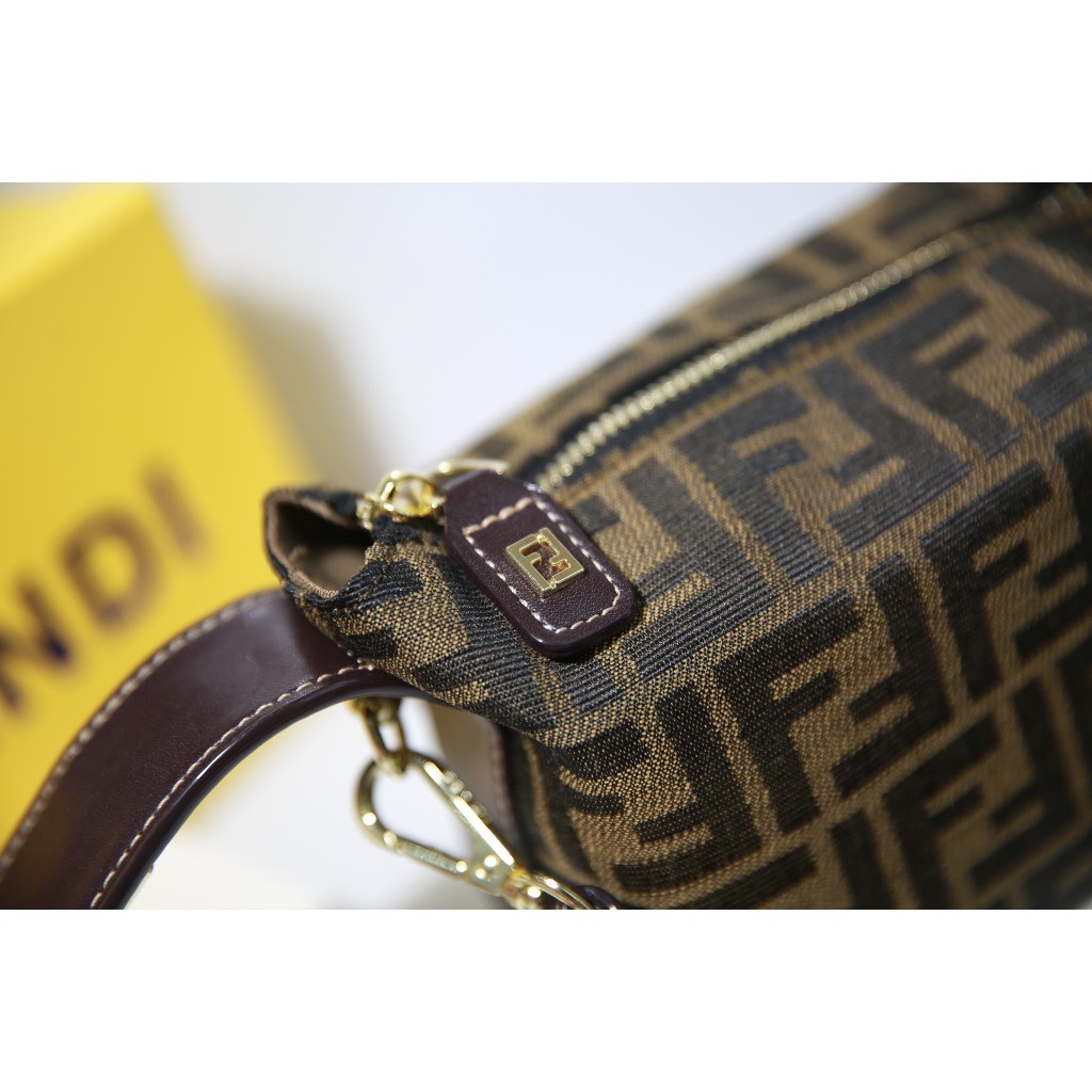 TÚI FENDI CỐP MINI SZ17