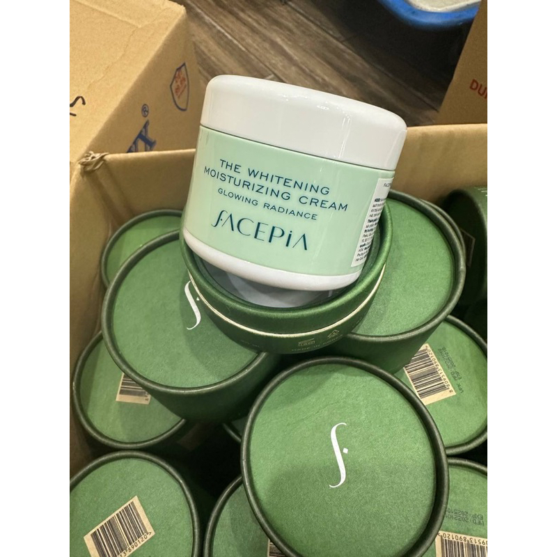 Kem dưỡng trắng nâng tông FACEPIA The Whitening Moisturizing Cream 50ml