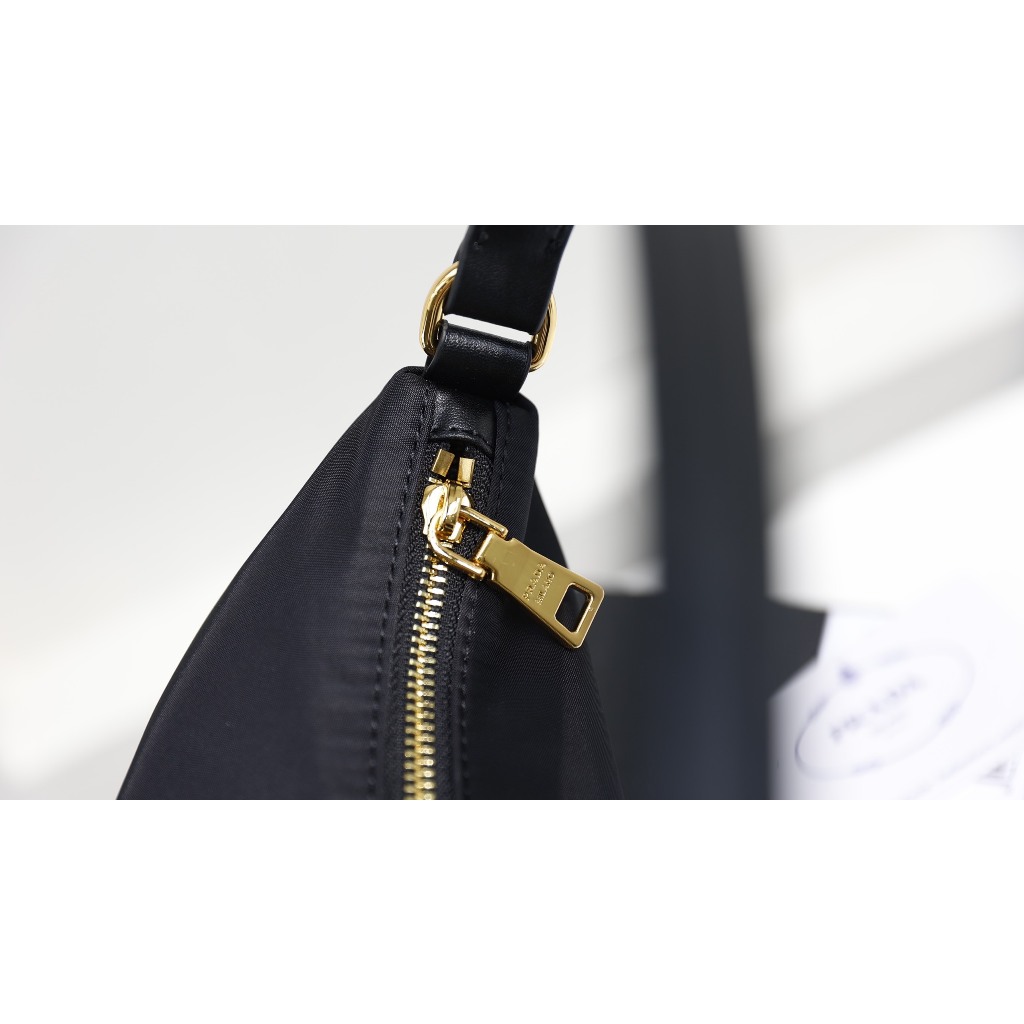 TÚI PRADA KẸP NÁCH SZ21