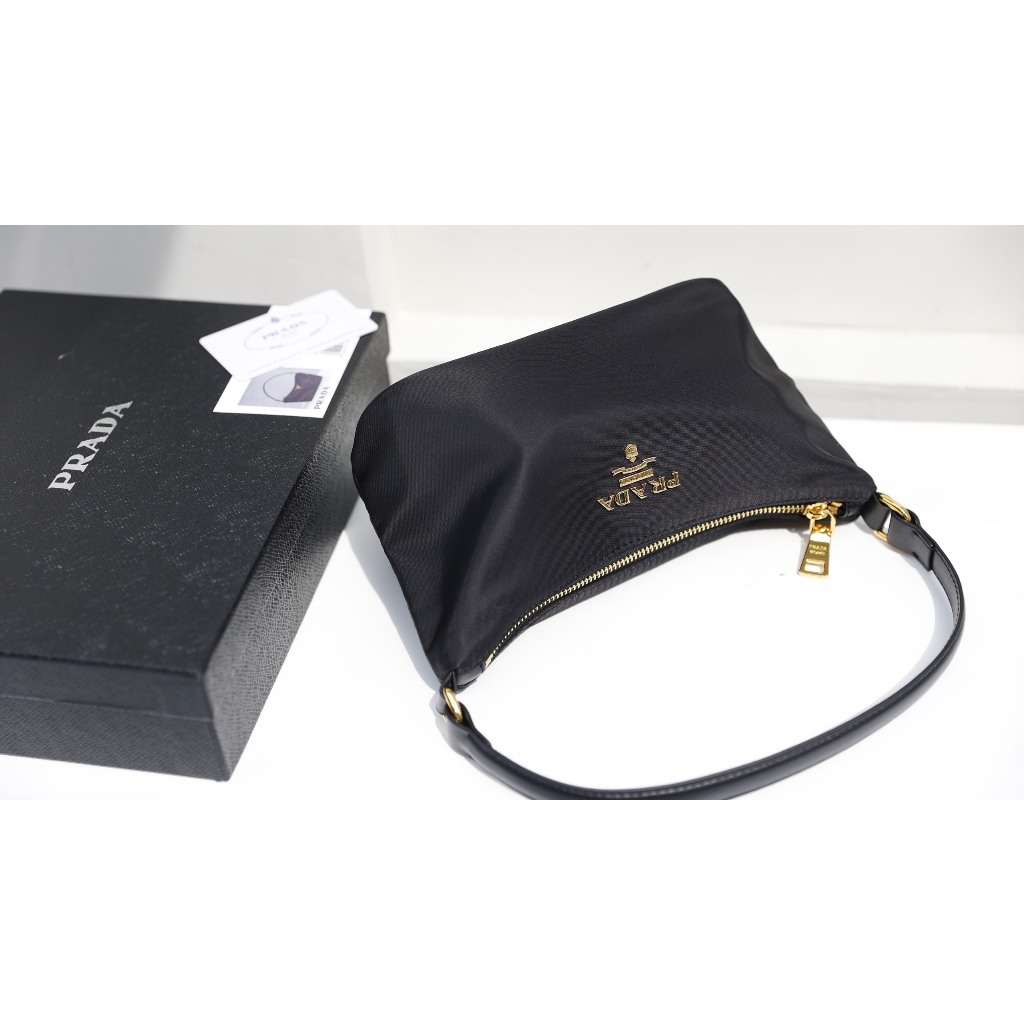 TÚI PRADA KẸP NÁCH SZ21