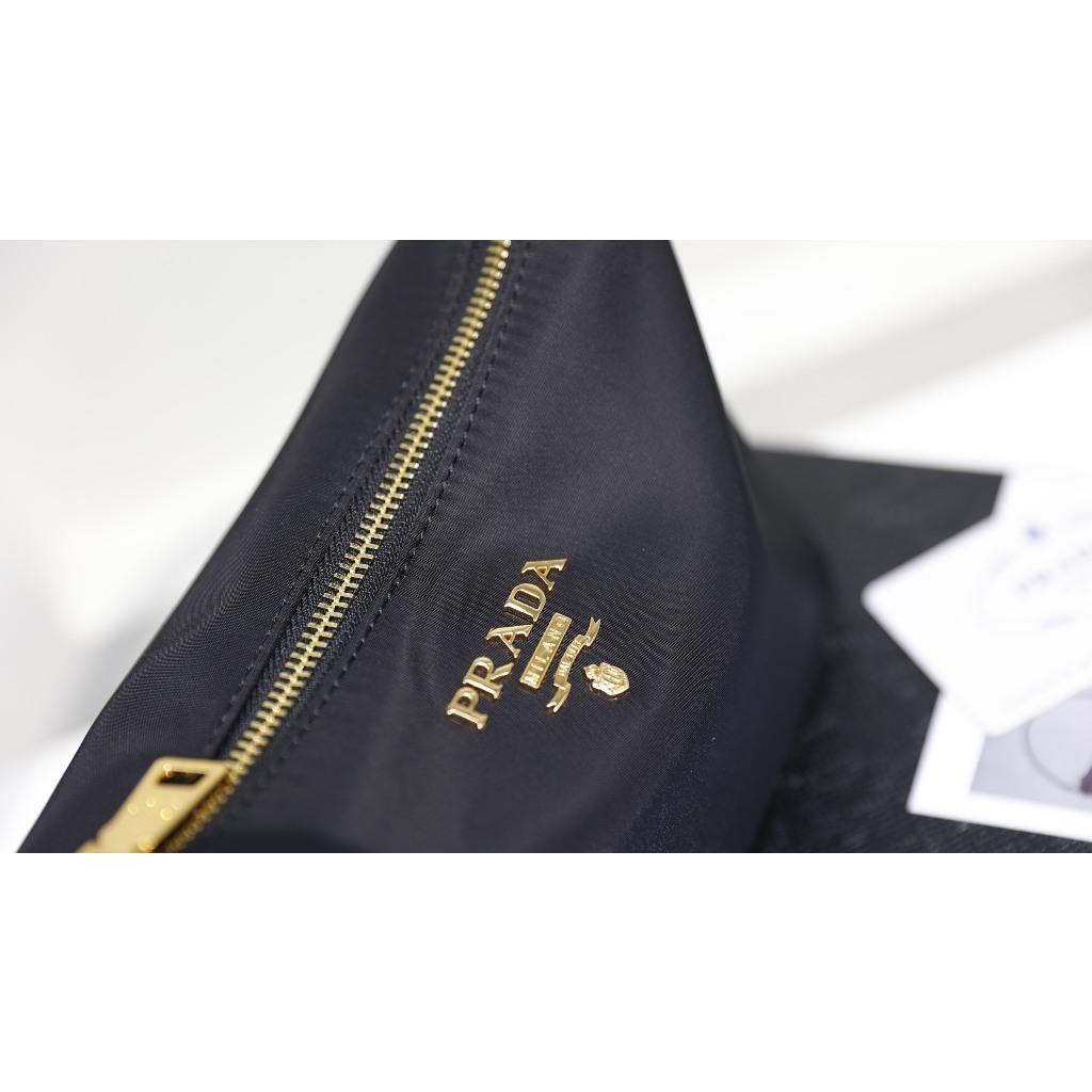 TÚI PRADA KẸP NÁCH SZ21