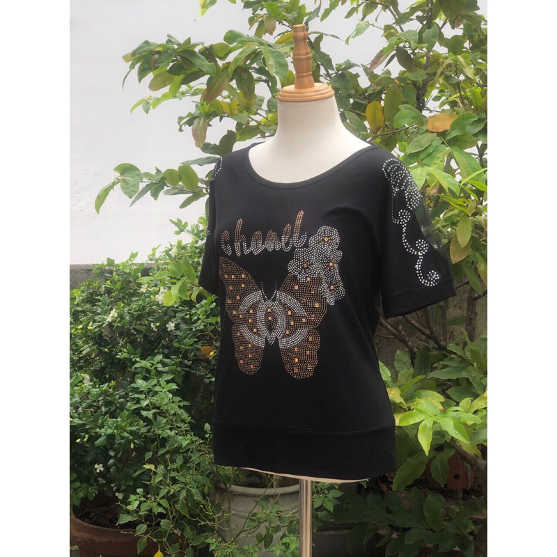 Áo thun kiểu đính hạt