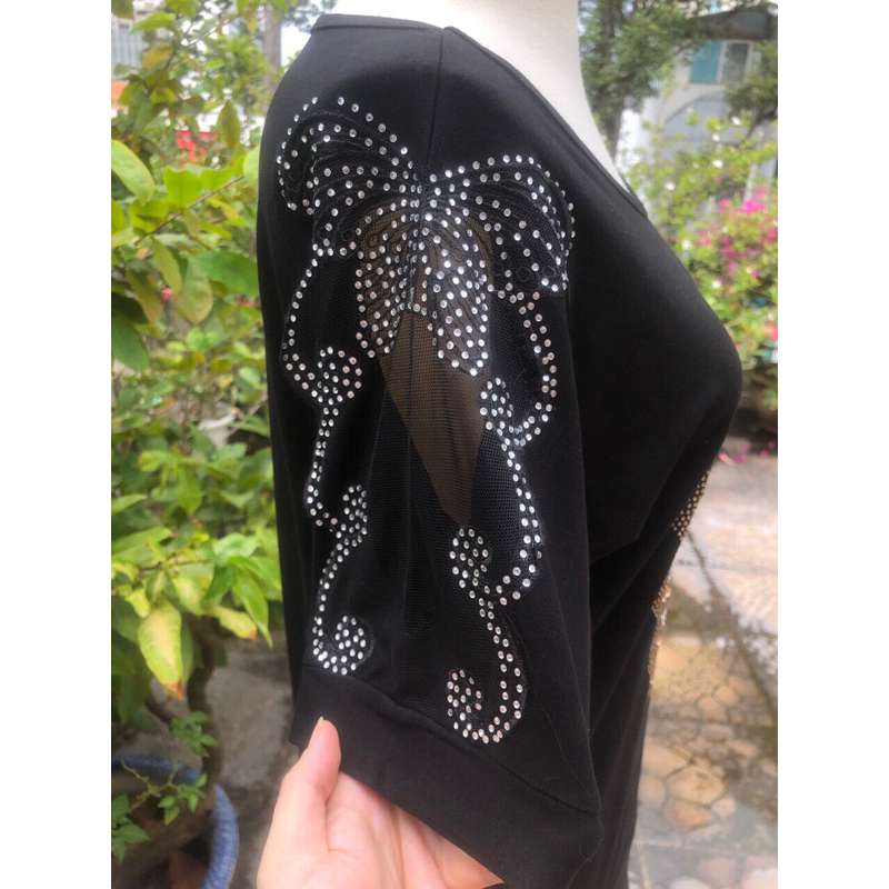 Áo thun kiểu đính hạt