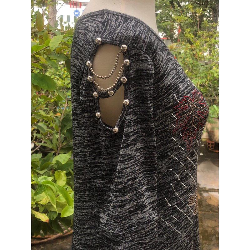 Áo thun kiểu đính hạt