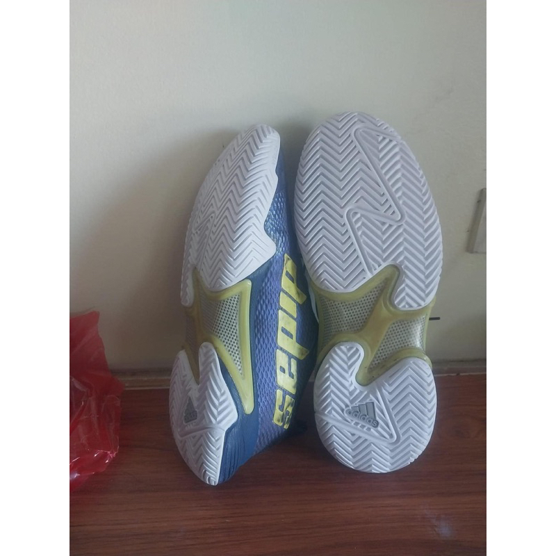 đế giày thể thao, tennis, bóng chuyền, bóng rổ. Bảo vệ, khôi phục lại đế giày tốt nhất