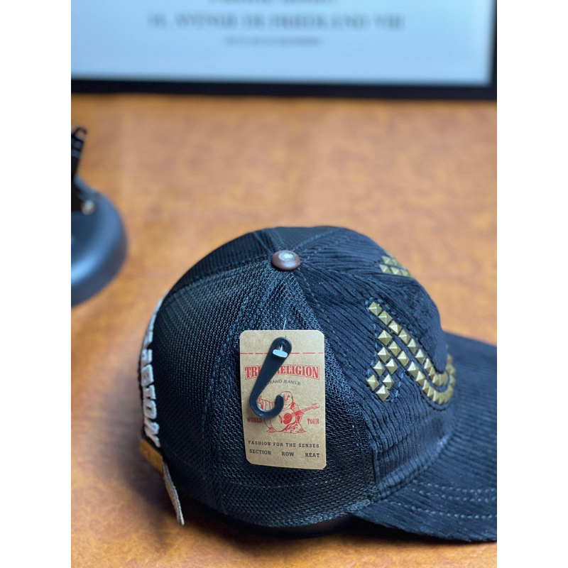 Nón kết / nón lưỡi trai ông địa True Religion nút đồng chất kaki nhung tăm khoá da cao cấp