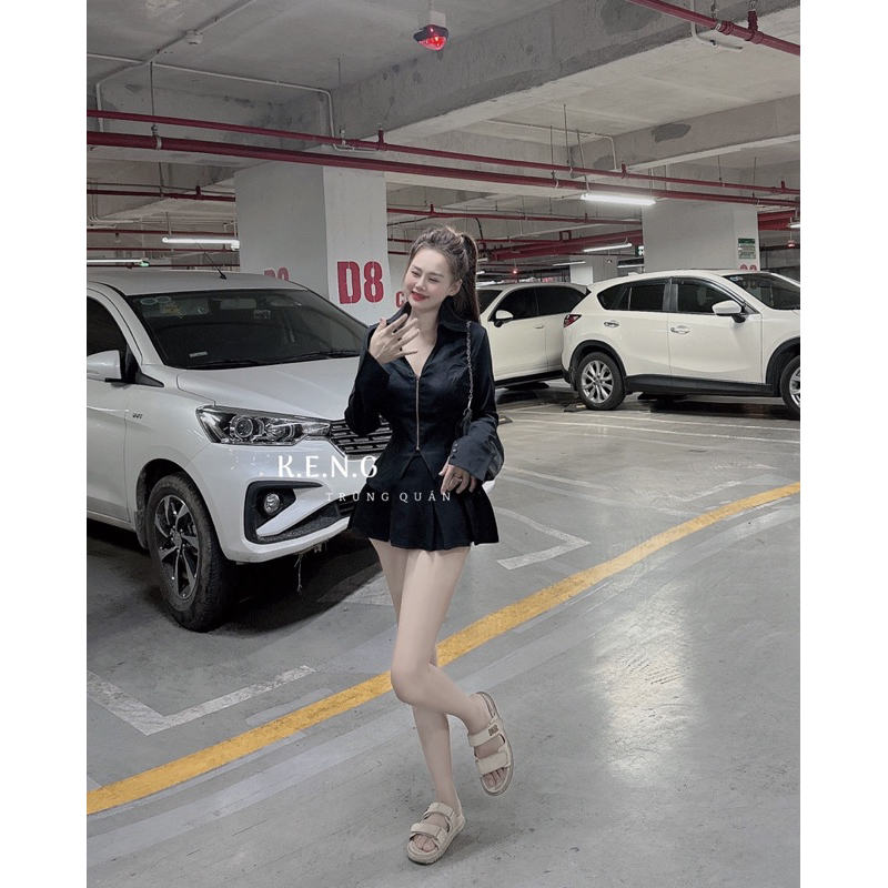 Set áo sơmi khoá đồng + chân váy xoè xếp ly