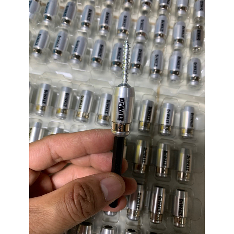 Đầu bắn tôn Dewalt đen dài 5cm , nam châm trợ từ mũi bắn vít Dewalt hàng bãi