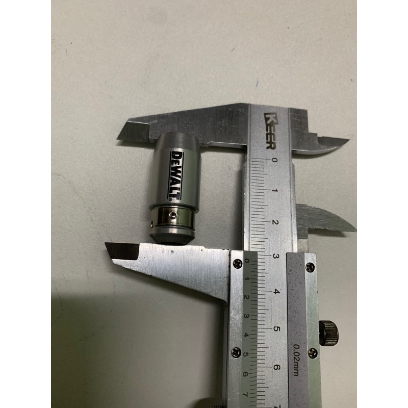 Đầu bắn tôn Dewalt đen dài 5cm , nam châm trợ từ mũi bắn vít Dewalt hàng bãi