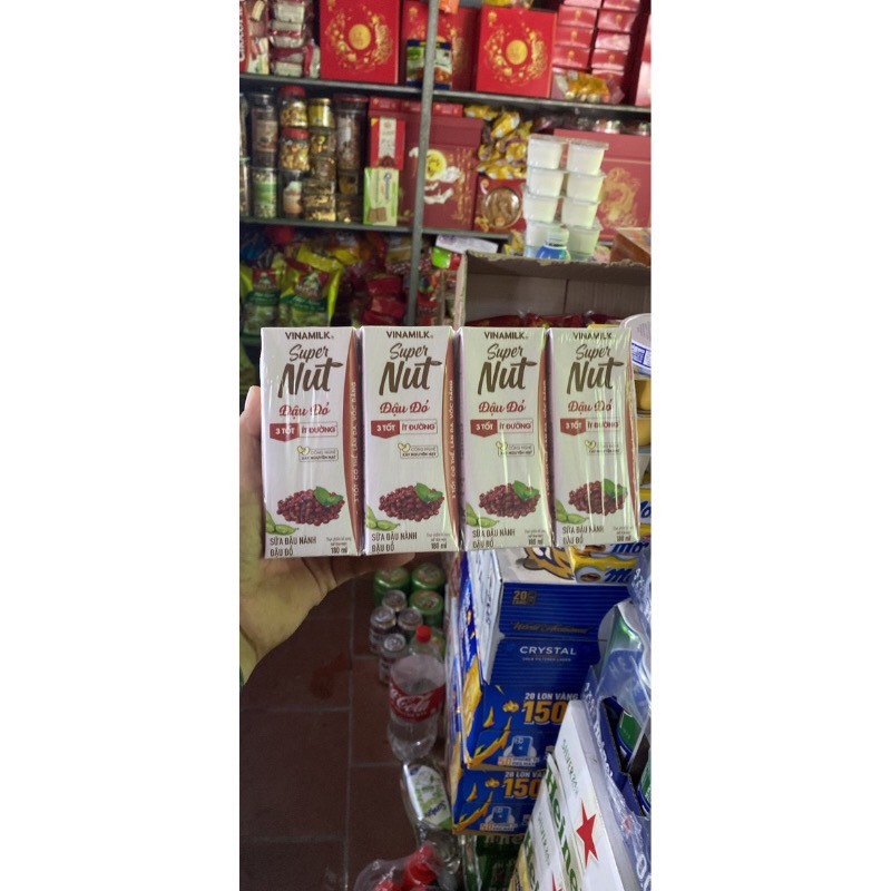 Sữa hạt đậu nành Óc Chó, Đậu Đỏ, Hạnh Nhân 3 tốt ít đường Vinamilk 180ml.