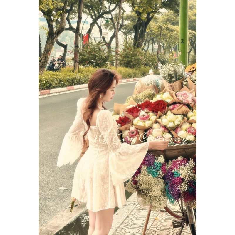 Đầm dáng xoè ren cúp ngực tay loe Datasco