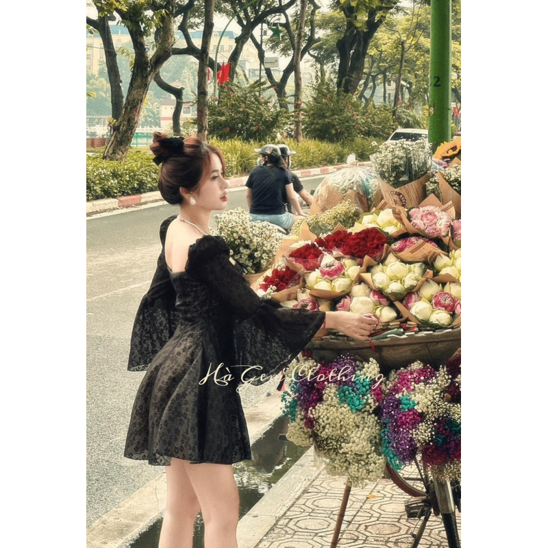 Đầm dáng xoè ren cúp ngực tay loe Datasco