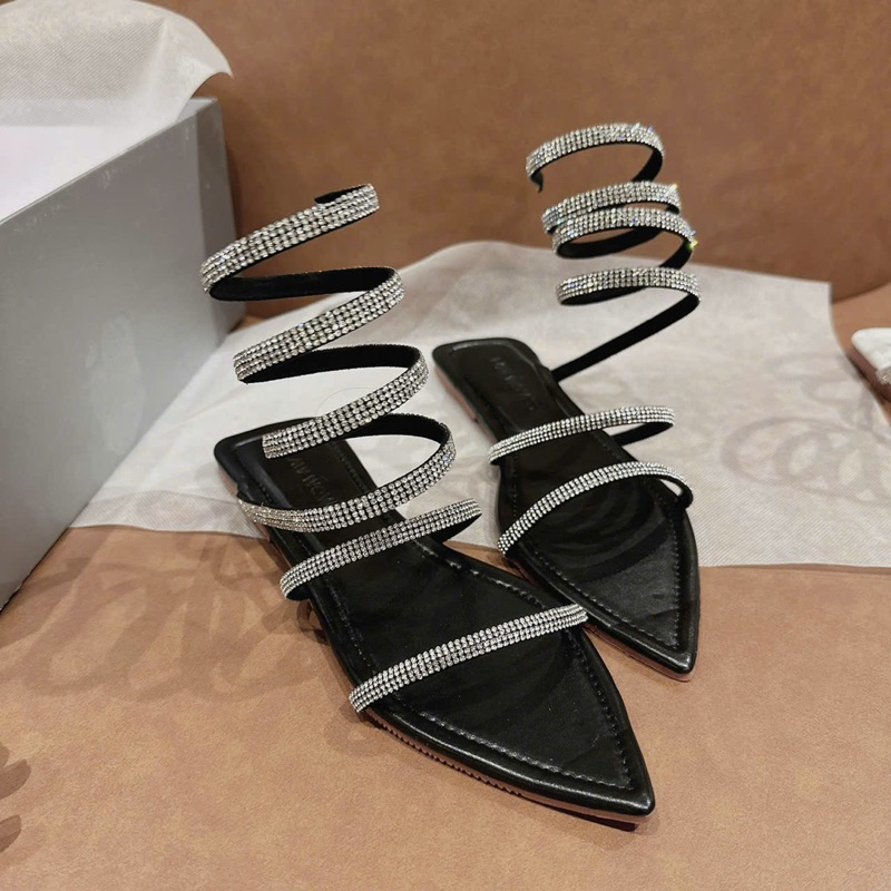 Giày xăng đan cuốn đá