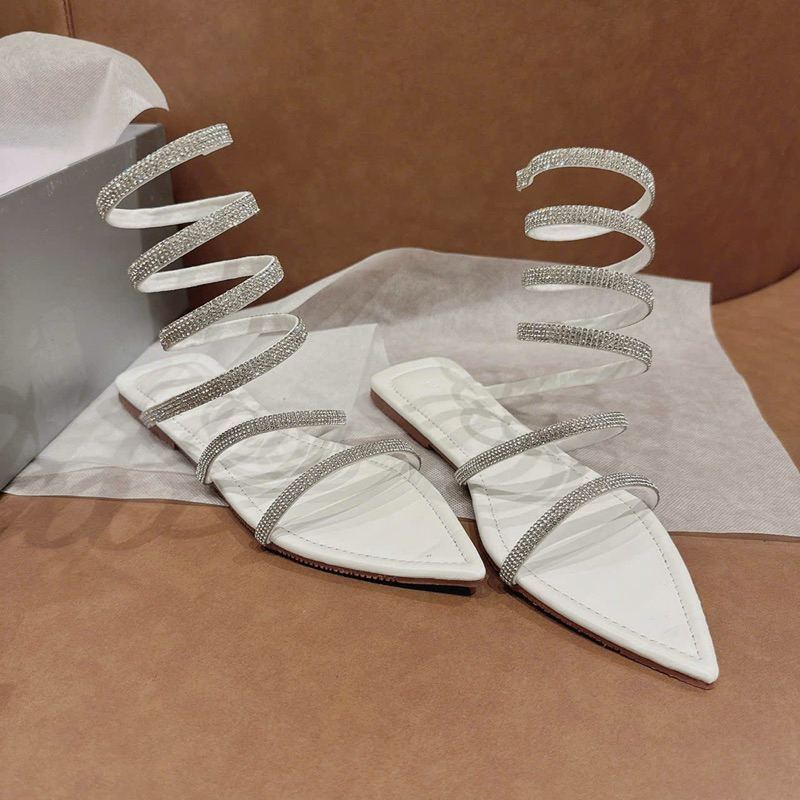 Giày xăng đan cuốn đá