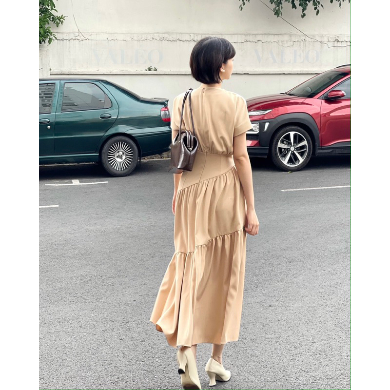 Lilly Dress / Đầm maxi suôn dài ráp bèo tầng